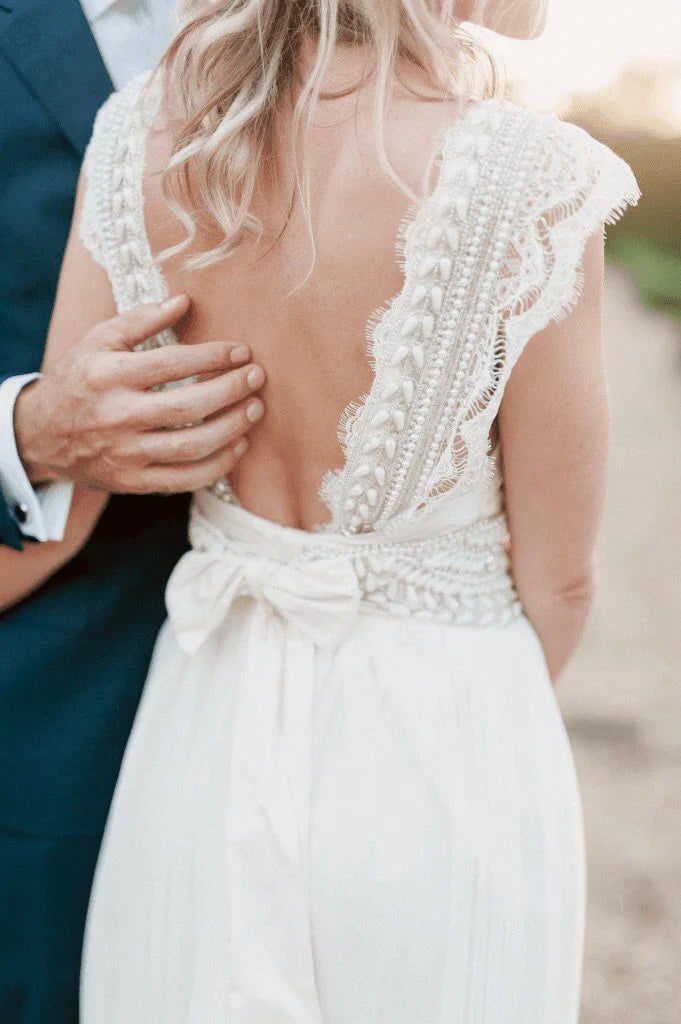 Wholesa Modest Deep V-neck Beach Open Back Bridal Gowns Wedding Dresses