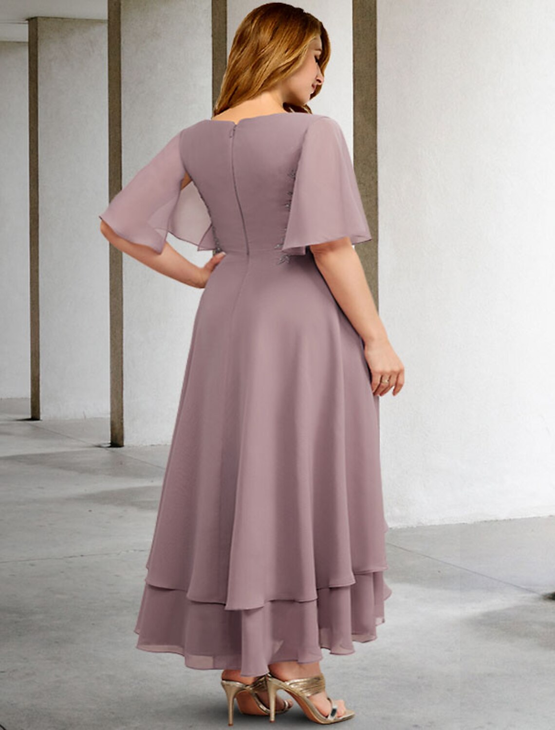 wholesale  A-Line Mother of the Bride Dresses Plus Size Hide Belly Curve Elegant Dress Formal Asymmetrical Short Sleeve V Neck Chiffon with Ruffles Appliques