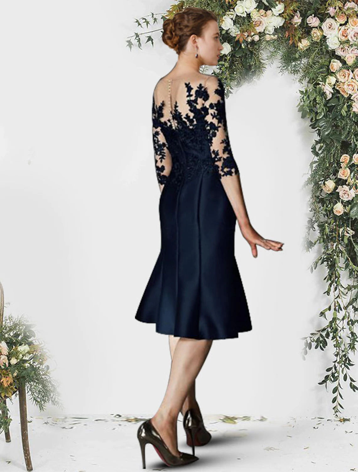 wholesale   Mermaid / Trumpet Mother of the Bride Dress Elegant Jewel Neck Knee Length Satin Lace Half Sleeve with Pleats Appliques