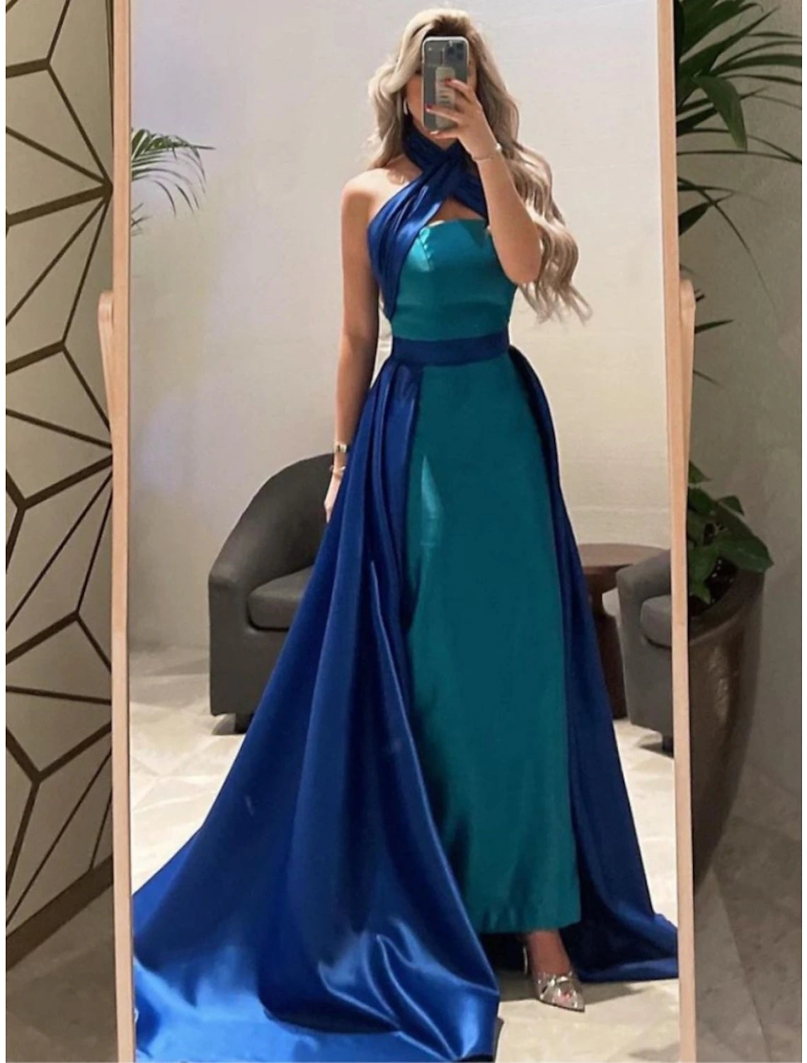 Wholesa A-Line Evening Gown Elegant Dress Formal Court Train Sleeveless Halter Neck Satin with Pleats
