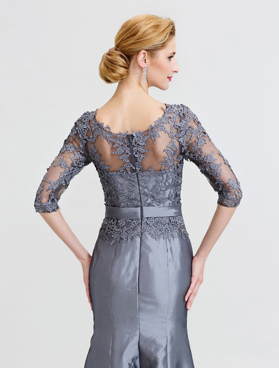 wholesale  Mermaid / Trumpet Mother of the Bride Dress Beautiful Back See Through Illusion Detail Jewel Neck Floor Length Taffeta Corded Lace 3/4 Length Sleeve with Beading