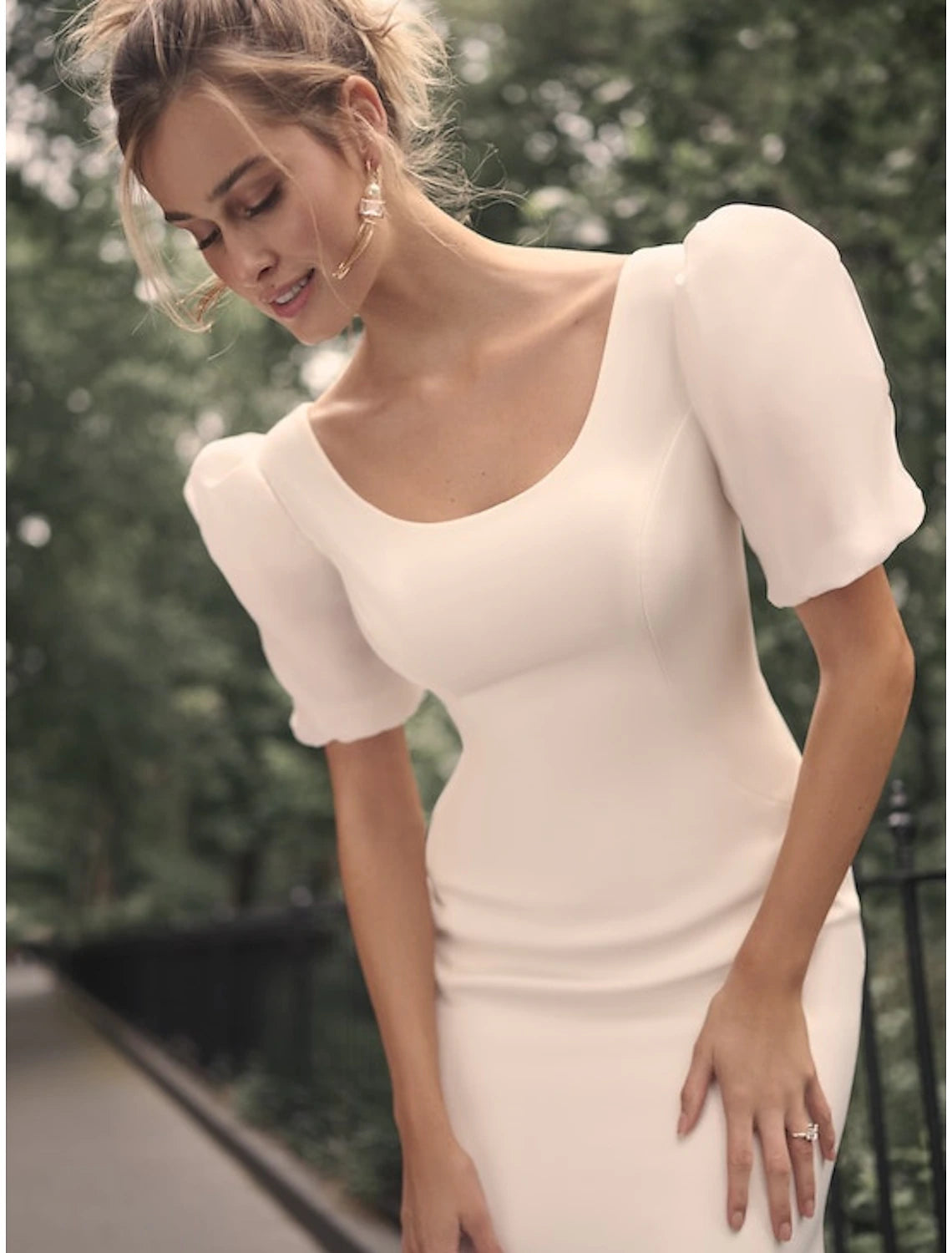 wholesale  Hall Casual Fall Wedding Dresses Mermaid / Trumpet Scoop Neck Short Sleeve Court Train Satin Bridal Gowns With Solid Color