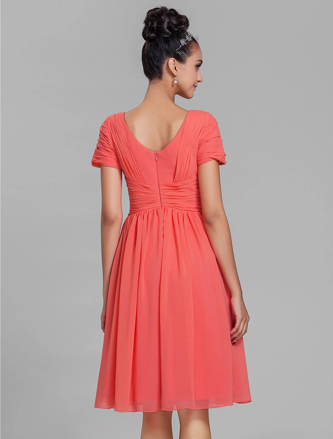 Wholesa  Sheath / Column Bridesmaid Dress V Neck Short Sleeve Vintage Inspired Knee Length Chiffon with Ruched / Drapin