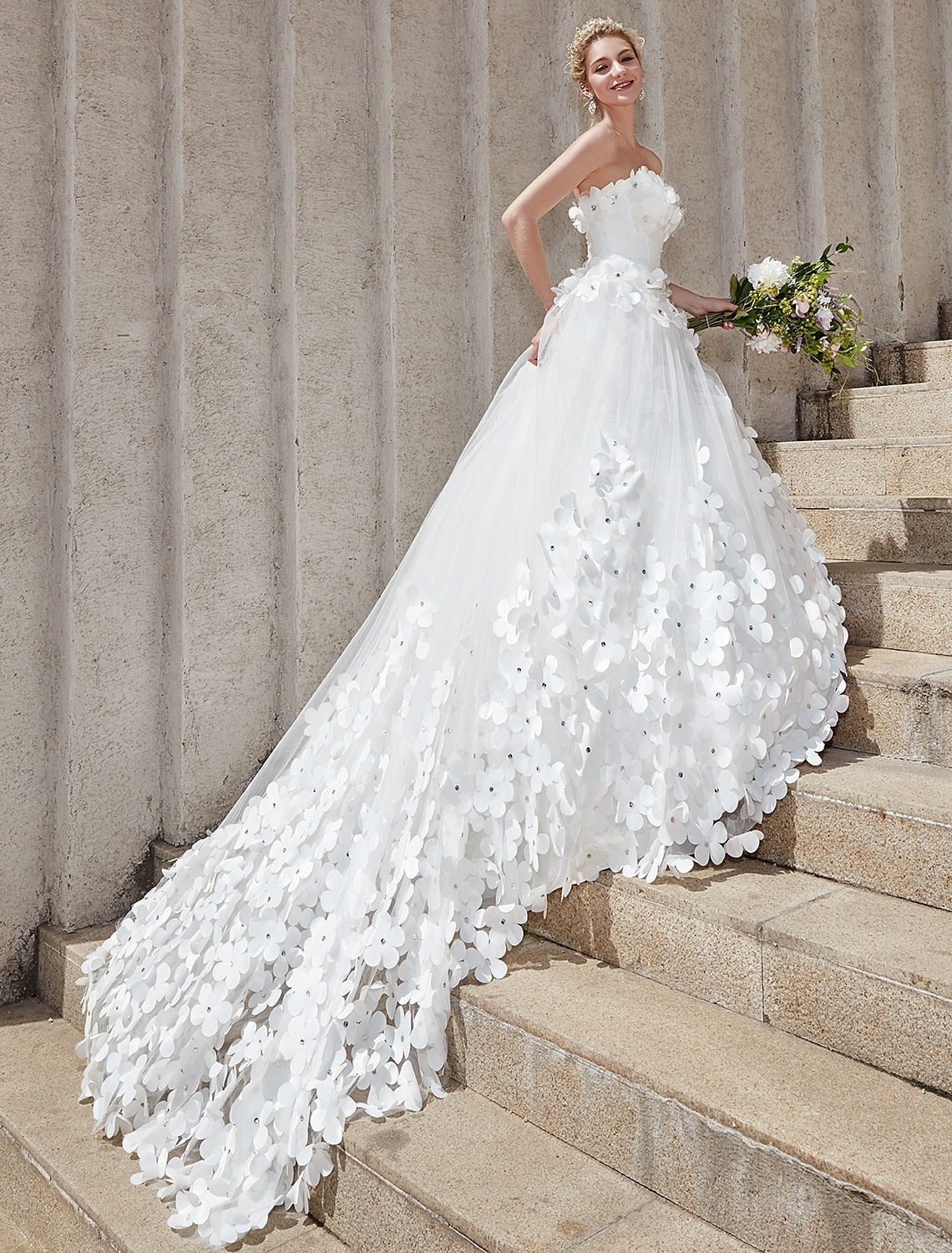 wholesale  Engagement Fall Formal Wedding Dresses Open Back Ball Gown Square Neck Strapless Chapel Train Lace Bridal Gowns With Crystals Flower Summer Wedding Party