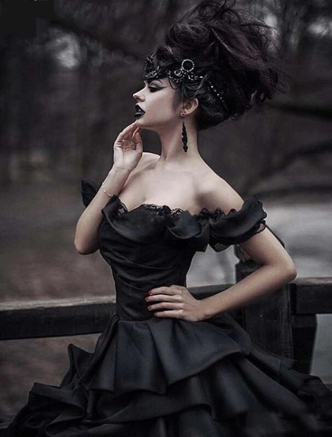 wholesale  Engagement Gothic Black Wedding Dresses Formal Fall Ball Gown Off Shoulder Cap Sleeve Court Train Satin Bridal Gowns With Lace Ruched Summer Halloween Wedding Party