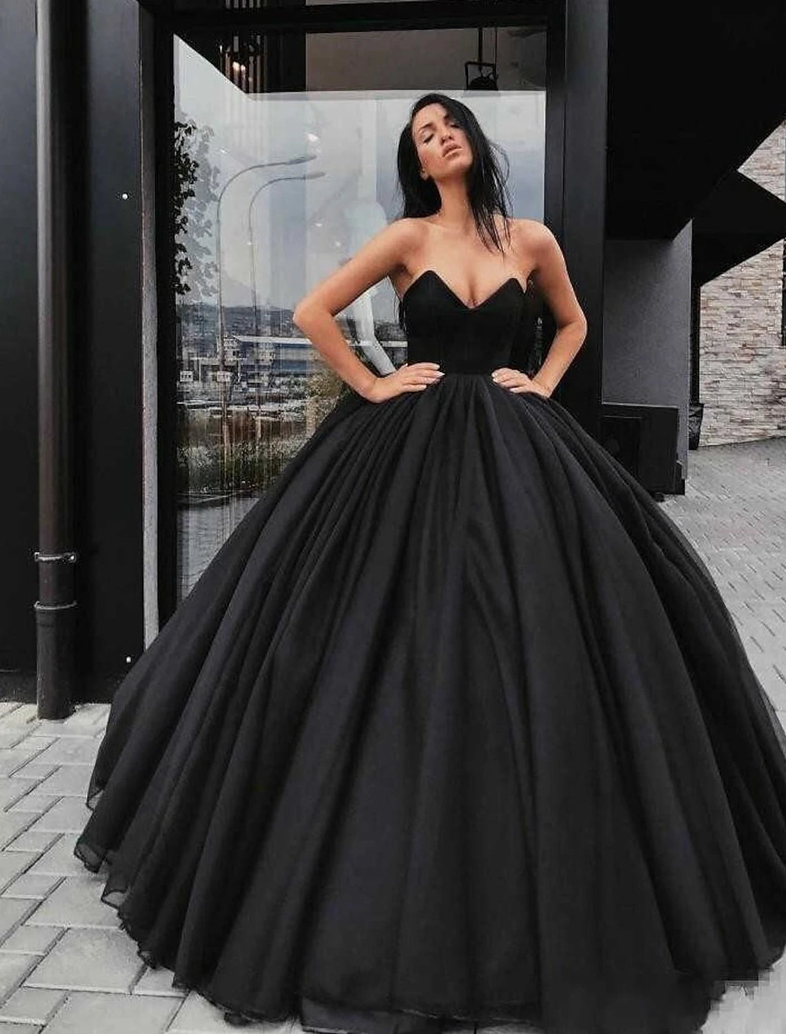 wholesale  Engagement Gothic Black Wedding Dresses Formal Ball Gown Sweetheart Strapless Floor Length Satin Bridal Gowns With Draping 2023 Summer Fall Halloween Wedding Party