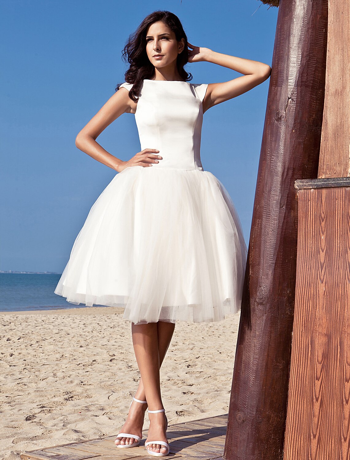 wholesale  Beach Little White Dresses Wedding Dresses A-Line Scoop Neck Cap Sleeve Knee Length Satin Bridal Gowns With Draping