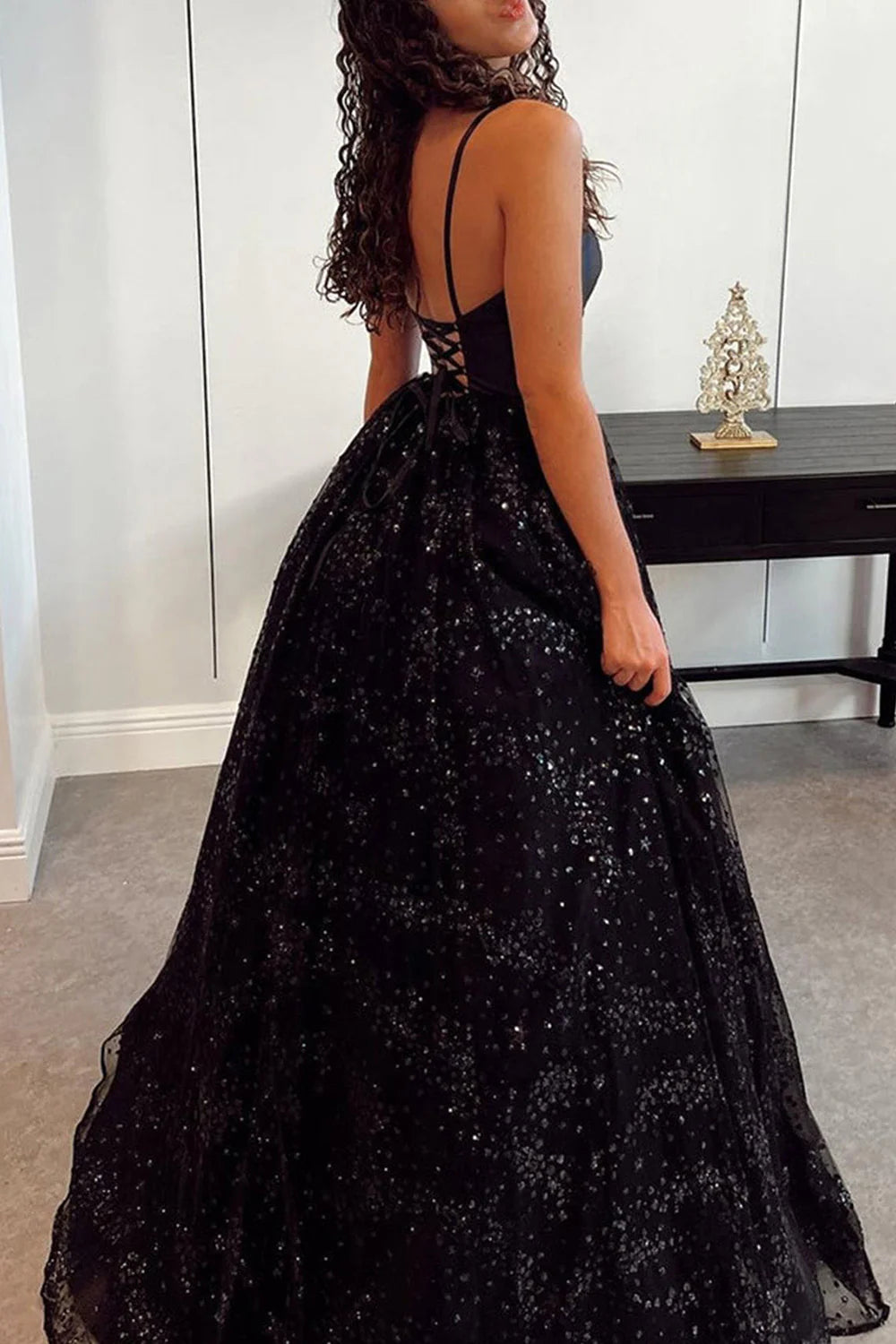 Wholesa A-line Sparkly Spaghetti Straps Tulle Long Prom Dress