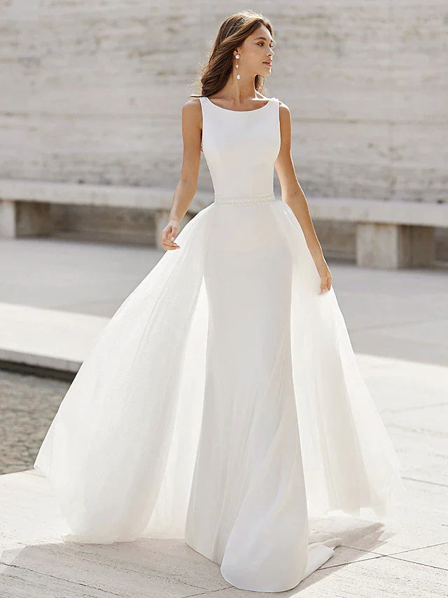 Wholesa Beach Open Back Wedding Dresses Court Train Mermaid / Trumpet Sleeveless V Neck Satin Bridal Suits With Appliques