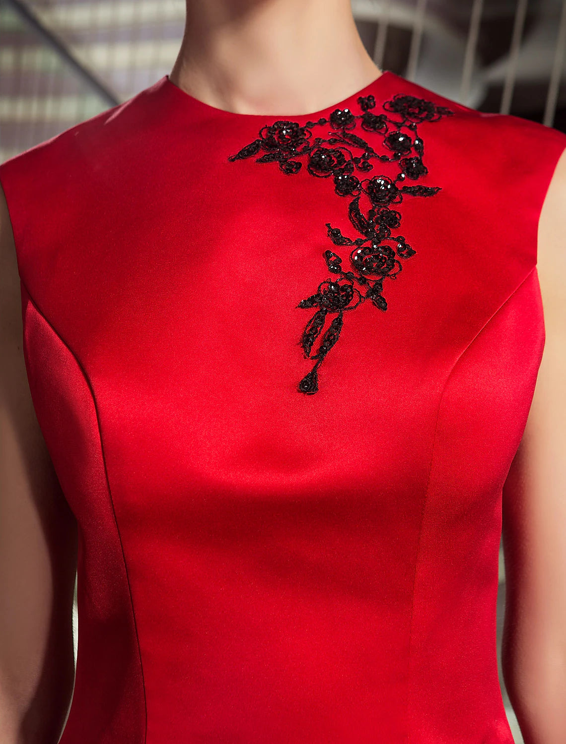 wholesale  A-Line Elegant Dress Christmas Homecoming Knee Length Sleeveless Jewel Neck Satin with Beading Appliques