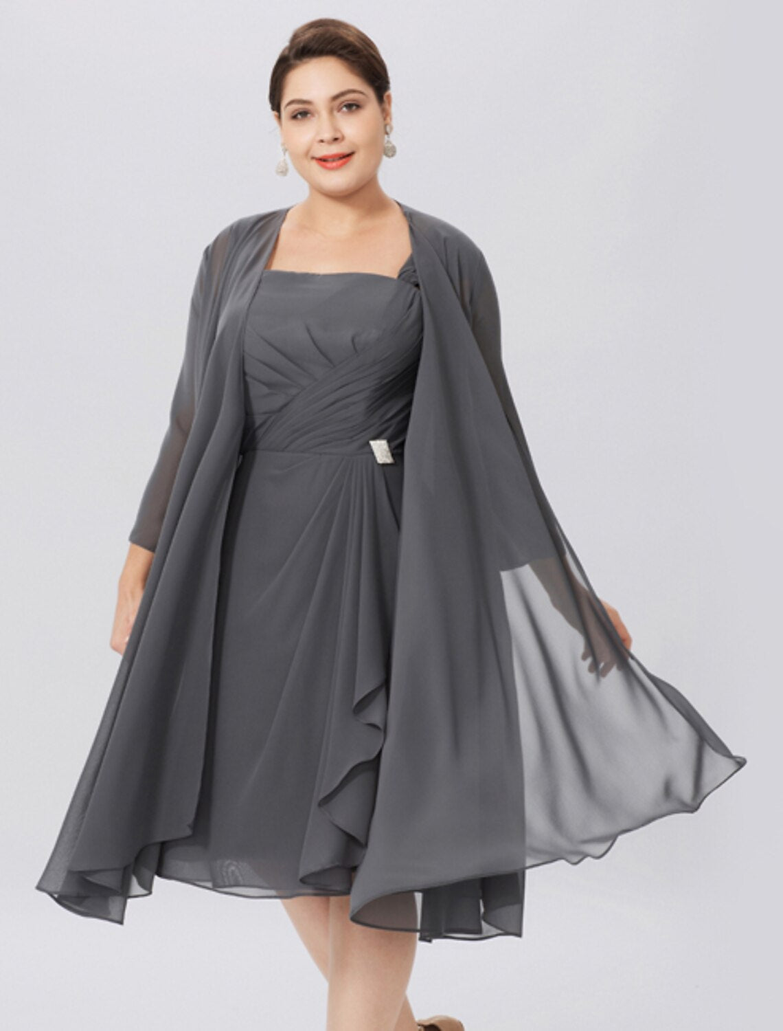 wholesale  A-Line Mother of the Bride Dress Formal Plus Size Elegant Straps Knee Length Chiffon Sleeveless yes with Criss Cross Pleats