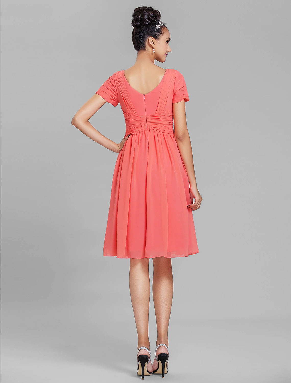 Wholesa  Sheath / Column Bridesmaid Dress V Neck Short Sleeve Vintage Inspired Knee Length Chiffon with Ruched / Drapin