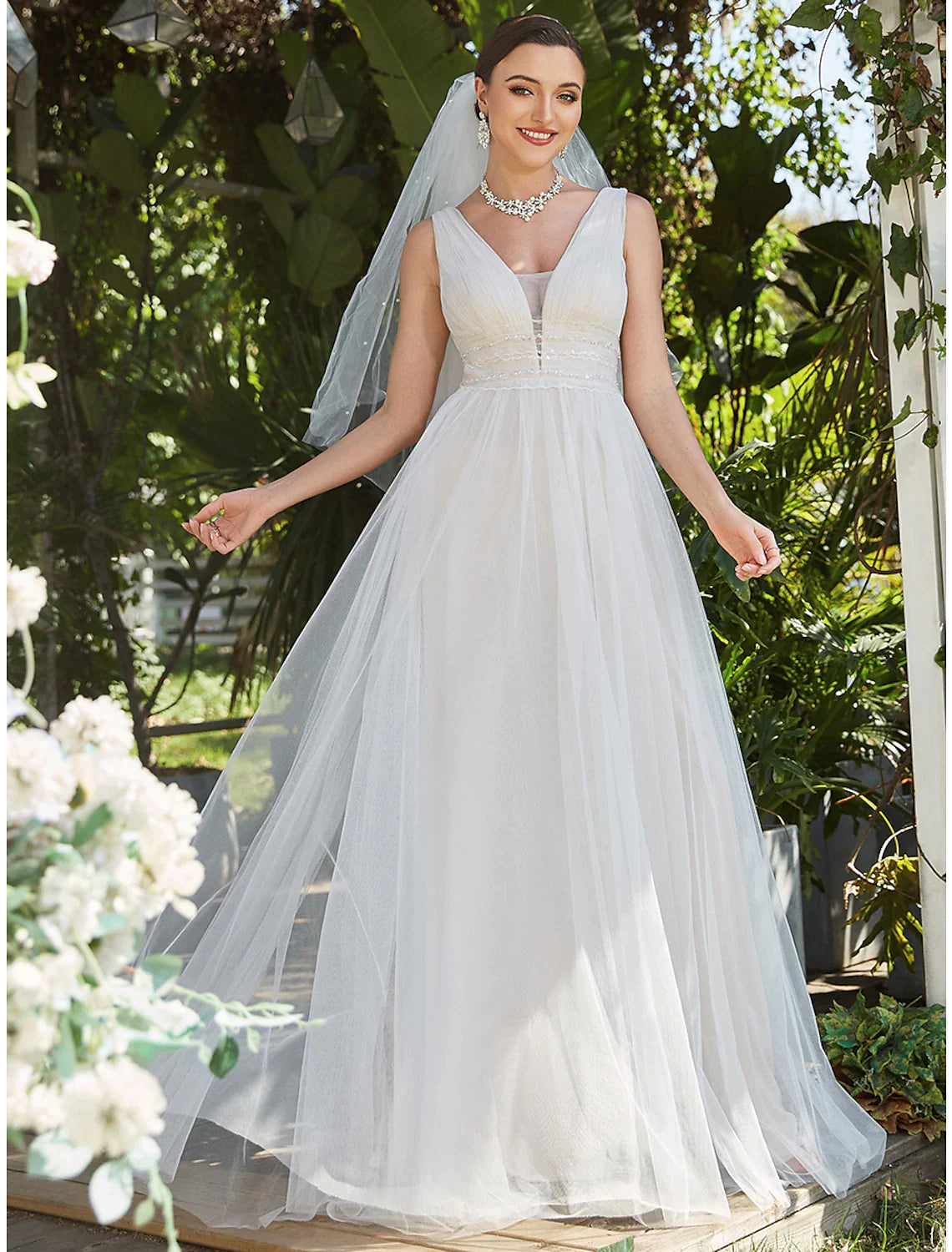 Wholesa Beach Casual Wedding Dresses Sweep / Brush Train A-Line Sleeveless V Neck Tulle With Lace Embroidery