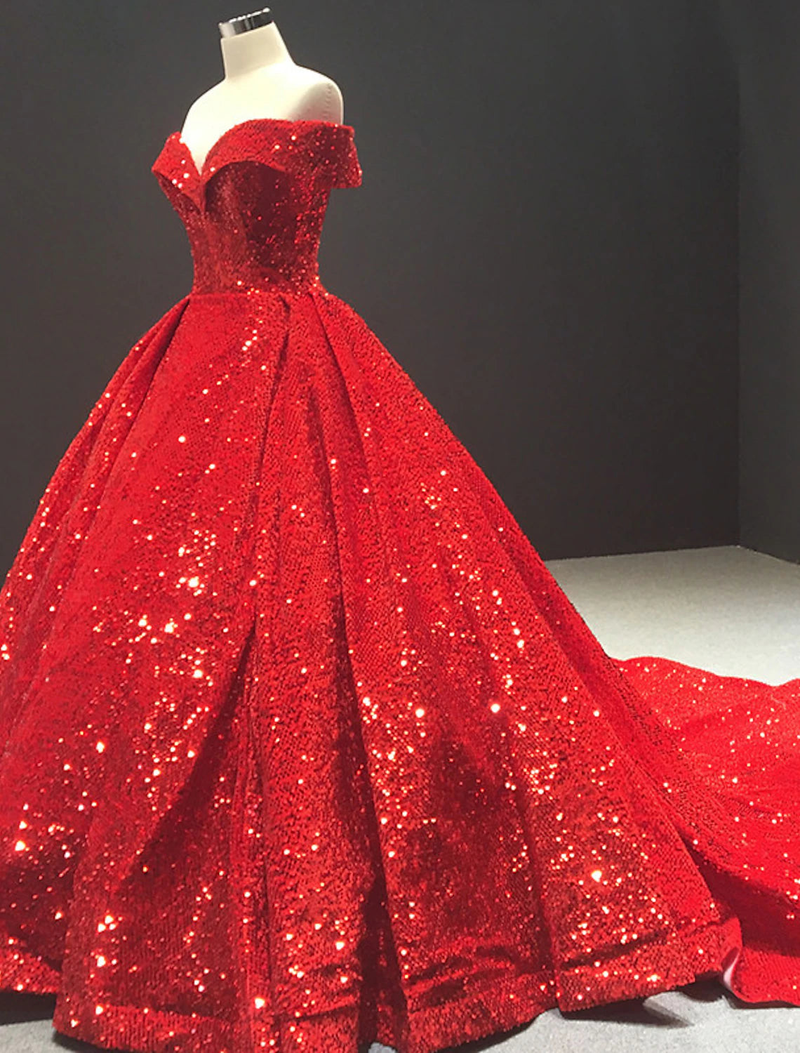 wholesale  Reception Wedding Dresses Ball Gown Off Shoulder Short Sleeve Court Train Lace Bridal Gowns With Pleats Sequin