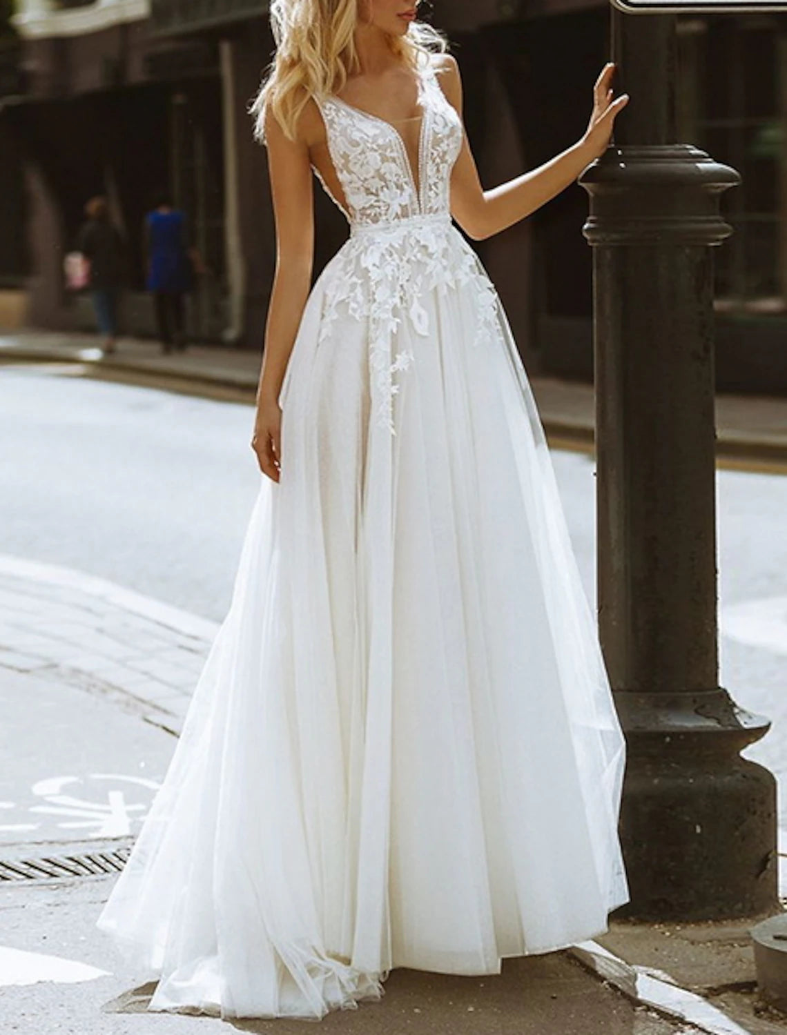 wholesale Beach Wedding Dresses A-Line V Neck Sleeveless Sweep / Brush Train Lace Bridal Gowns With Appliques