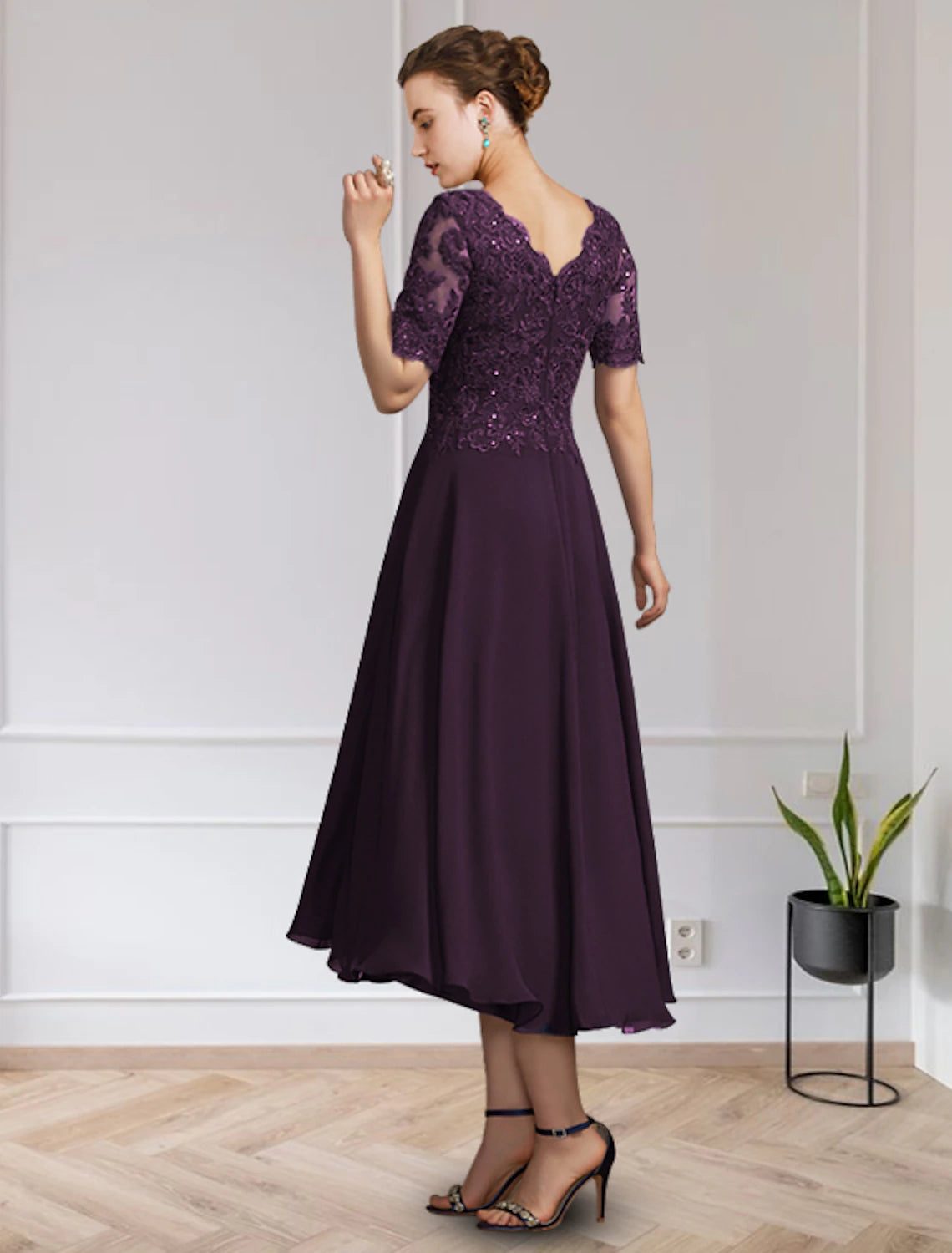 wholesale  A-Line Mother of the Bride Dress Wedding Guest Elegant V Neck Floor Length Chiffon Lace Short Sleeve with Appliques Fall