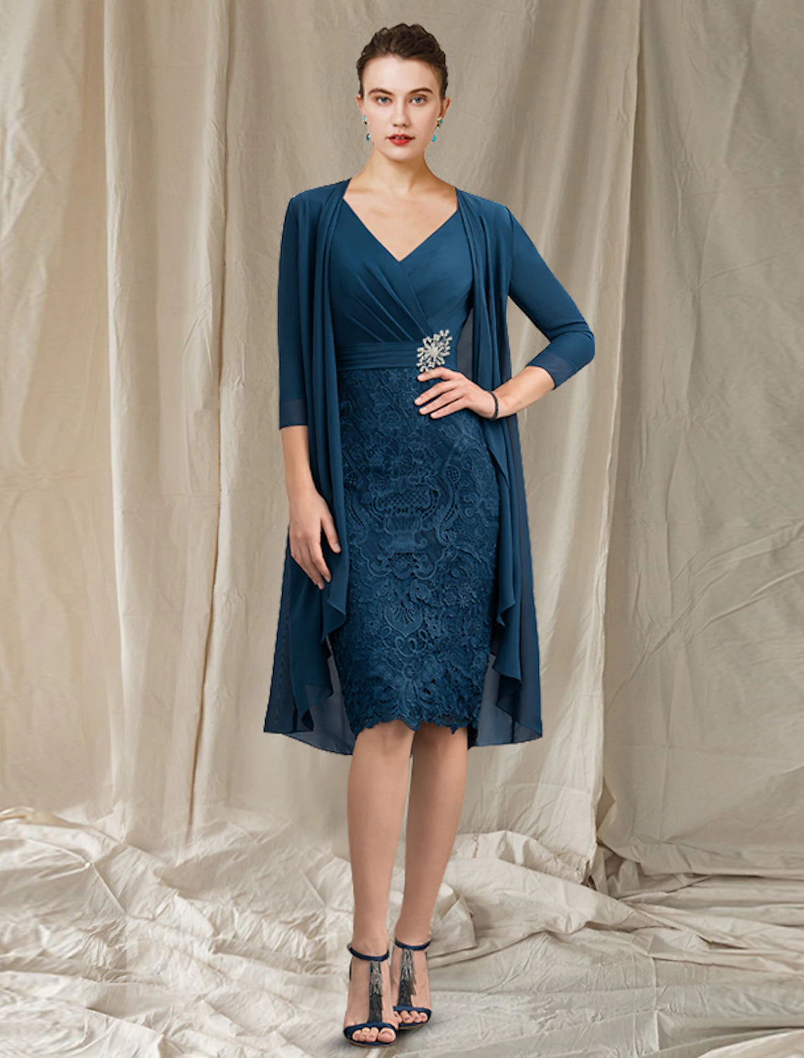 wholesale  Two Piece Sheath / Column Mother of the Bride Dress Church Elegant V Neck Knee Length Chiffon Lace Half Sleeve Jacket Dresses with Appliques Crystal Brooch